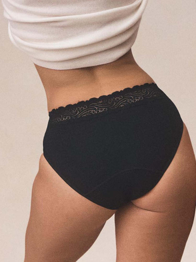 SEHKHOBLAW-MB_Sensual_Hi-WaistBikini_HO_Black_4_Model_Clariza_12..jpg