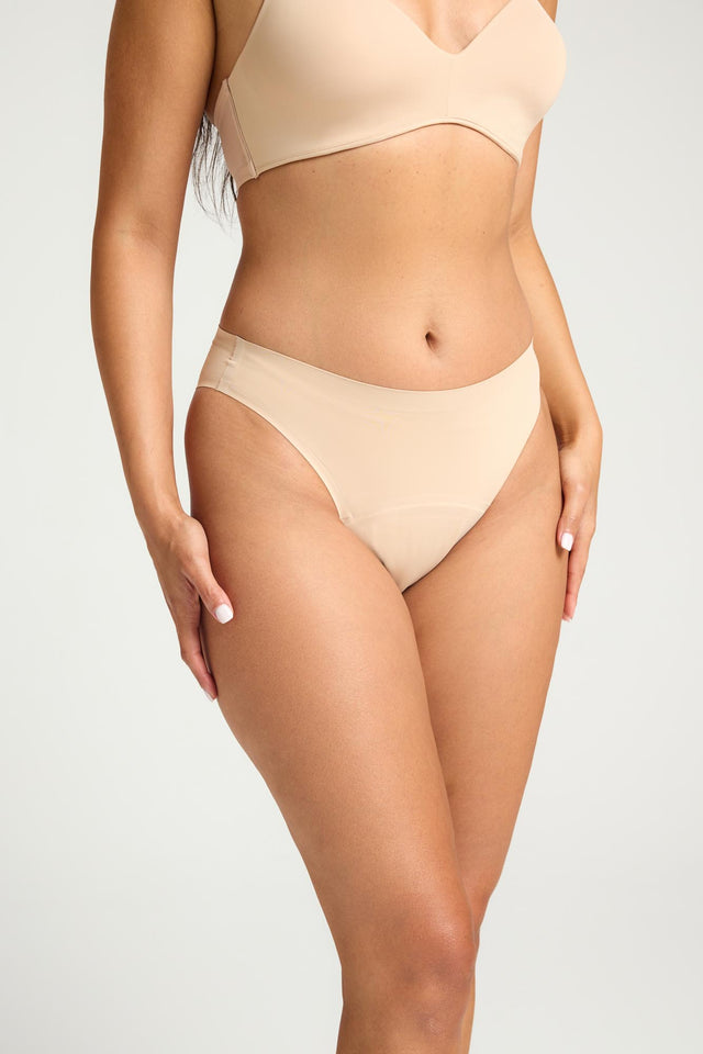 SFHLMHCASW_MB_Seamfree_Hi-Leg_Cheeky_MH_Cashew_657_Model_Shima_12-M.jpg
