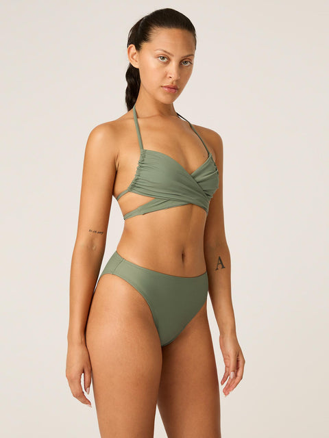 SWSTSCNAOSGW_MB_Swimwear_Multiway Bikini Top_Oasis Green-0446_model_Hailey_10-S.jpg